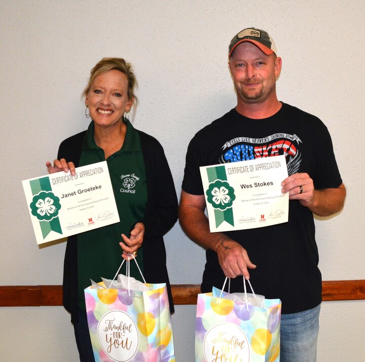 4-H Council members with service awards